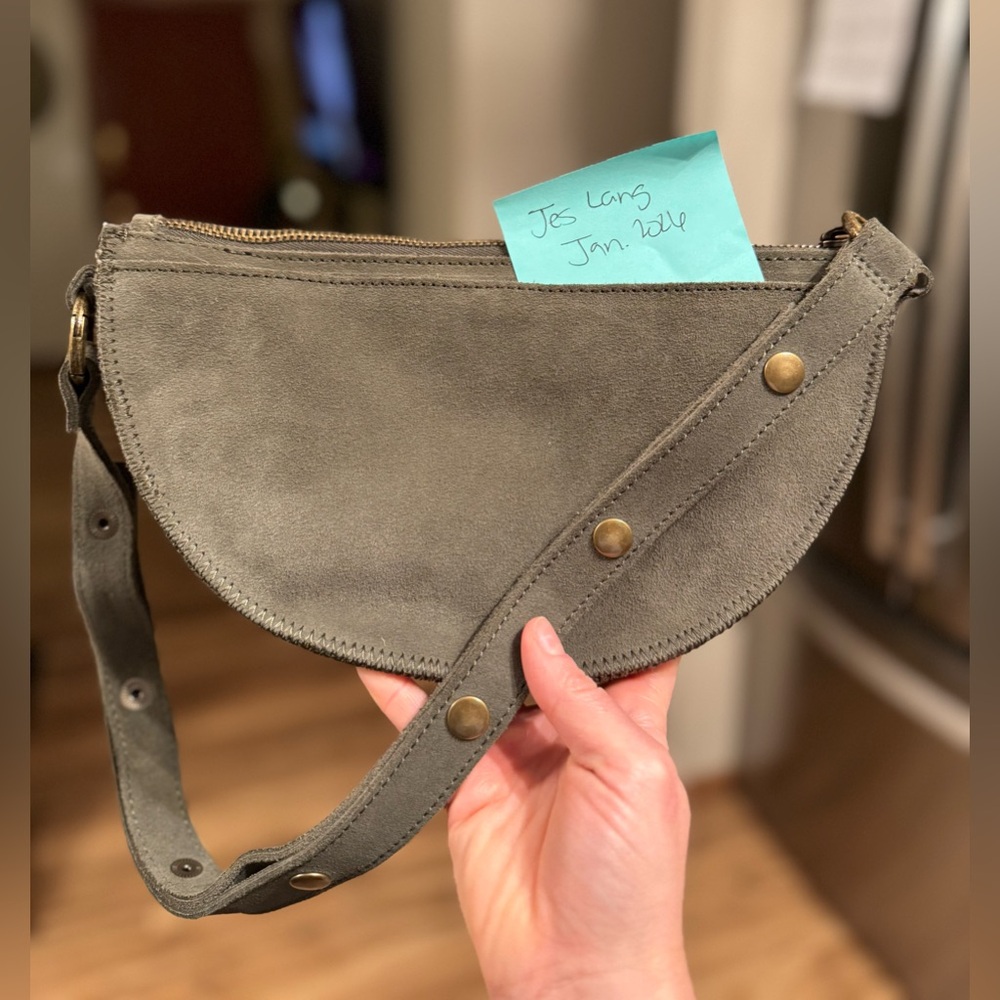 Lyons Leather Co. Moss Bee